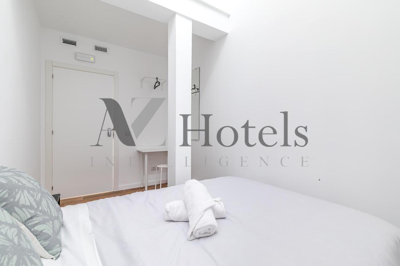 Ayz Luis Cabrera-Auto Check-In Property Мадрид Экстерьер фото